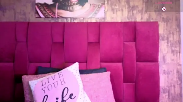 Snapshot of camila__bouzas chatting on February 12, 12:00 pm camila bouzas online show from February 12, 12:00 pm