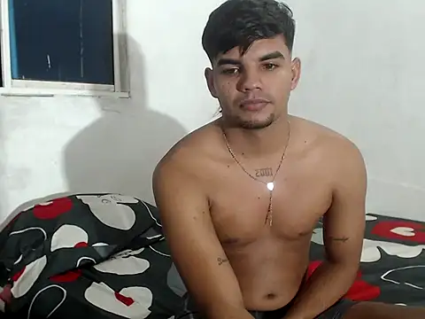 Snapshot of Charly_22cm chatting on October 17, 7:55 am Charly 22cm online show from October 17, 7:55 am