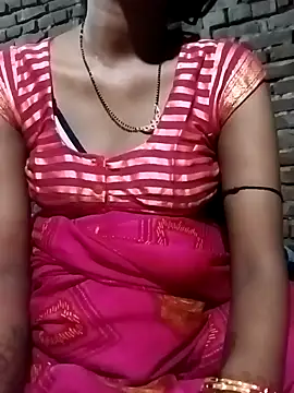 Hot Lilly02 online show from October 29, 7:15 pm