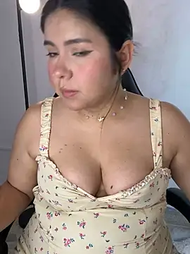 Snapshot of _Bella_7 chatting on July 18, 2:49 am Bella 7 online show from July 18, 2:49 am