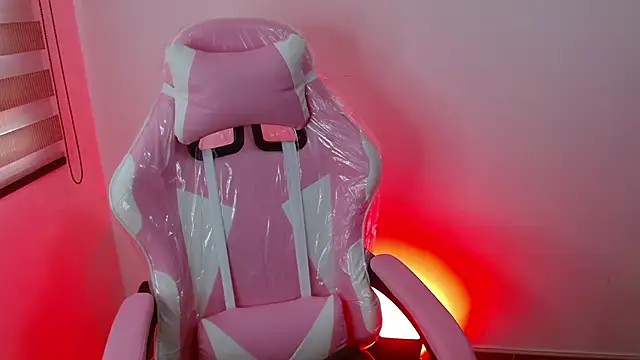 Snapshot of kathy_de chatting on October 22, 6:18 pm kathy de online show from October 22, 6:18 pm