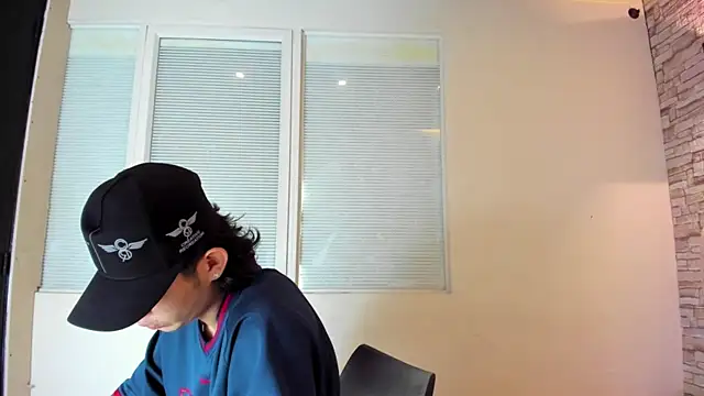 Owenn 17 online show from October 23, 4:12 am