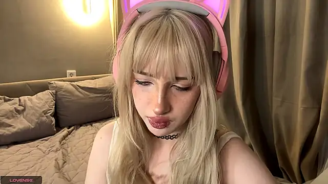 Milkmoriee online show from October 29, 3:25 pm