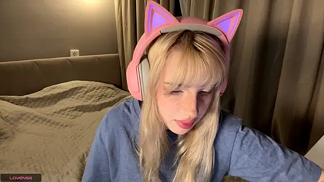 Milkmoriee online show from November 1, 3:25 pm