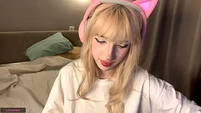 Milkmoriee online show from November 11, 3:56 pm