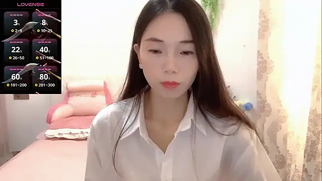 Snapshot of Keke-Baby170 chatting on November 20, 8:03 am Keke-Baby170 online show from November 20, 8:03 am