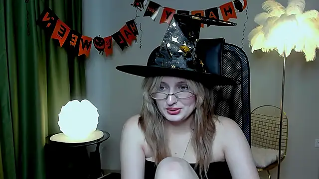 ScarlettScril online show from October 24, 9:17 am