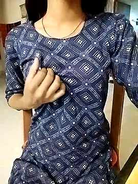 Snapshot of Ratri-Biswas chatting on November 7, 6:46 am Ratri-Biswas online show from November 7, 6:46 am