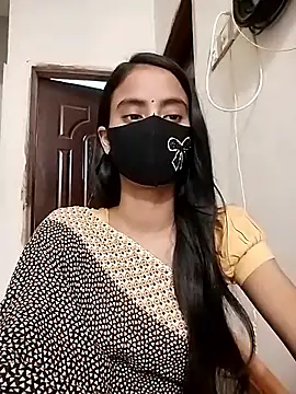 Snapshot of Ratri-Biswas chatting on December 5, 8:45 am Ratri-Biswas online show from December 5, 8:45 am