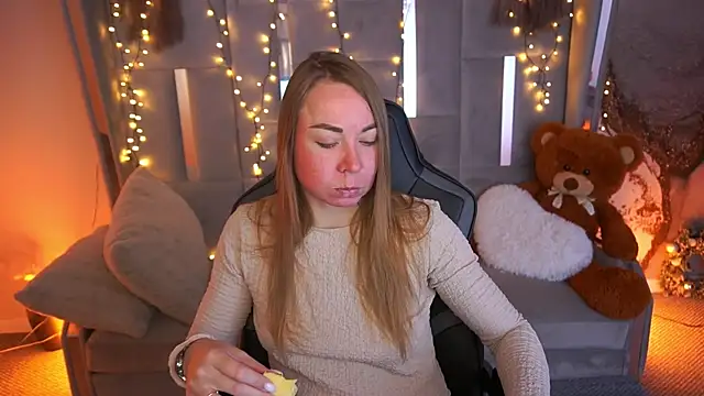 VixenMuse online show from March 21, 8:45 pm