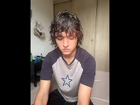 Snapshot of JoelnClouds chatting on May 19, 4:35 pm JoelnClouds online show from May 19, 4:35 pm