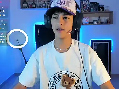 Snapshot of Alejo_Desire chatting on November 10, 3:49 am Alejo Desire online show from November 10, 3:49 am