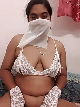 Snapshot of hornybitch690 chatting on April 19, 7:16 pm hornybitch690 online show from April 19, 7:16 pm