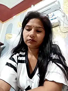 Snapshot of Vanshika1432 chatting on October 20, 12:33 am Vanshika1432 online show from October 20, 12:33 am