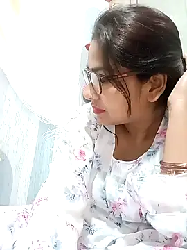 Snapshot of Vanshika1432 chatting on November 6, 4:57 am Vanshika1432 online show from November 6, 4:57 am