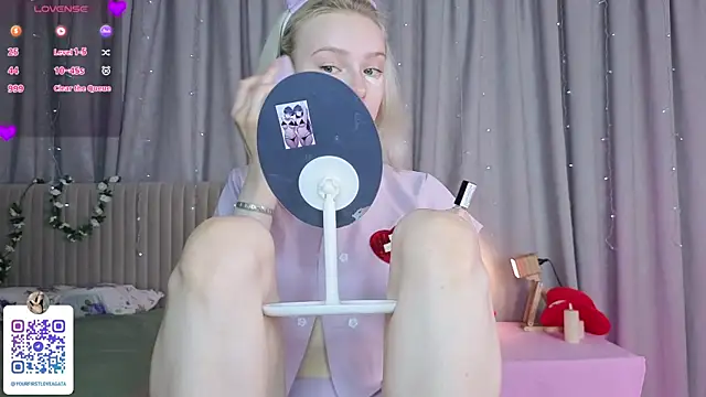 Snapshot of Sunshine_agata chatting on June 29, 5:03 am Sunshine agata online show from June 29, 5:03 am
