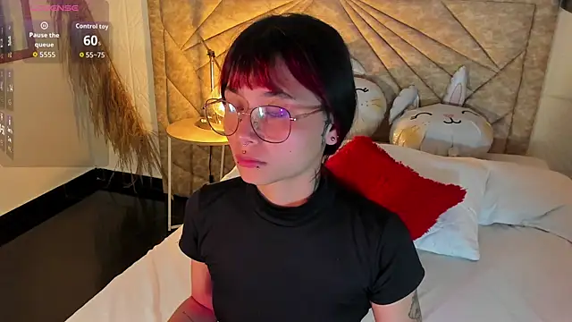 Emma duff online show from April 10, 12:32 pm