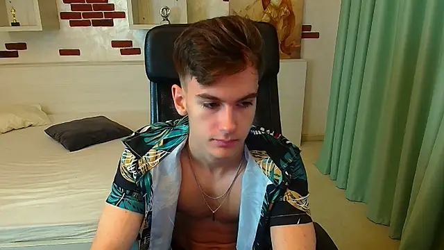 Snapshot of BradyFlint chatting on October 27, 5:33 am BradyFlint online show from October 27, 5:33 am