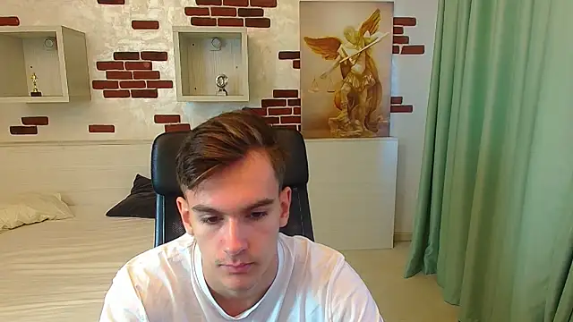 Snapshot of BradyFlint chatting on October 30, 5:42 am BradyFlint online show from October 30, 5:42 am