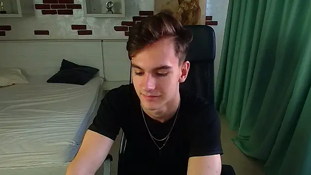 Snapshot of BradyFlint chatting on November 3, 7:42 am BradyFlint online show from November 3, 7:42 am