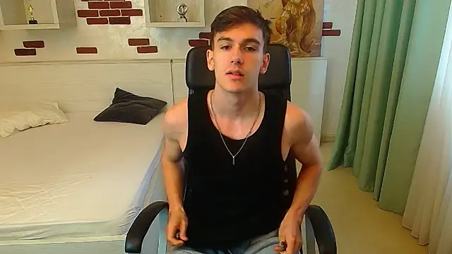 Snapshot of BradyFlint chatting on November 5, 11:21 am BradyFlint online show from November 5, 11:21 am