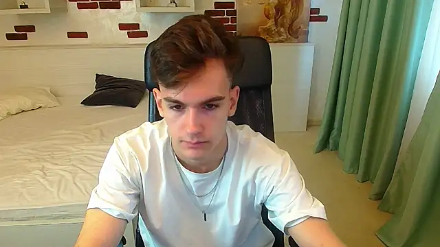 Snapshot of BradyFlint chatting on November 9, 10:13 am BradyFlint online show from November 9, 10:13 am