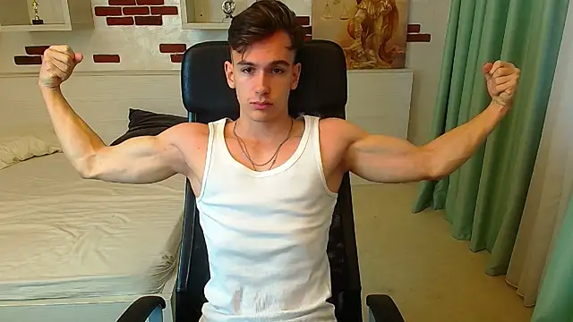 Snapshot of BradyFlint chatting on November 11, 6:02 am BradyFlint online show from November 11, 6:02 am