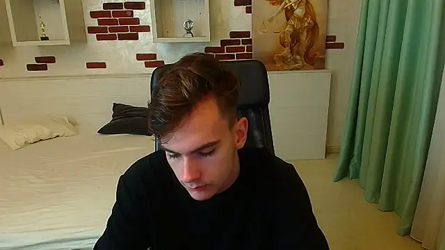 Snapshot of BradyFlint chatting on November 14, 5:17 am BradyFlint online show from November 14, 5:17 am