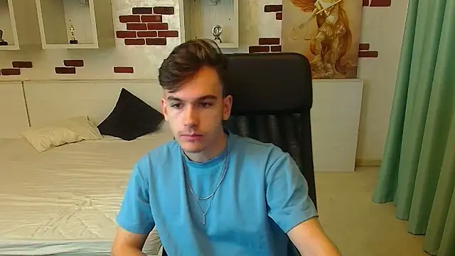 Snapshot of BradyFlint chatting on November 17, 5:35 am BradyFlint online show from November 17, 5:35 am