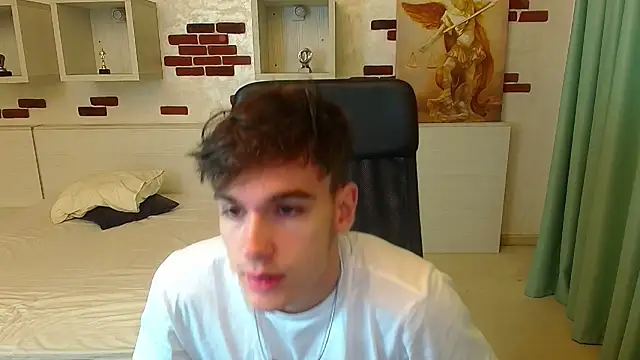 Snapshot of BradyFlint chatting on November 21, 5:17 am BradyFlint online show from November 21, 5:17 am