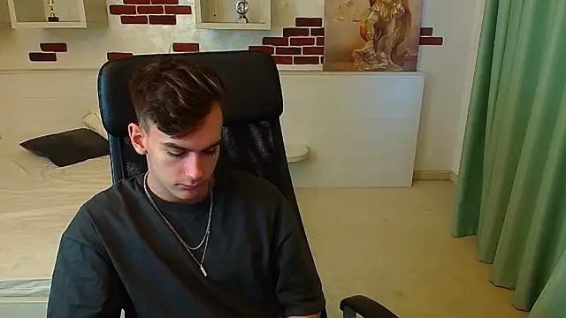 Snapshot of BradyFlint chatting on November 22, 5:50 am BradyFlint online show from November 22, 5:50 am