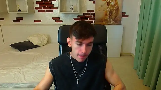 Snapshot of BradyFlint chatting on November 23, 9:53 am BradyFlint online show from November 23, 9:53 am