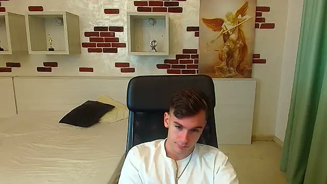 Snapshot of BradyFlint chatting on November 30, 5:55 am BradyFlint online show from November 30, 5:55 am