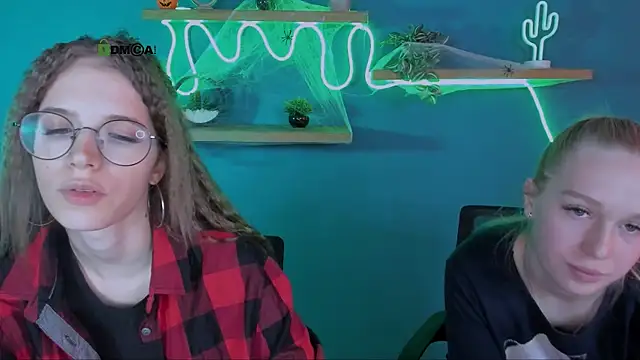 Snapshot of megan_cold chatting on October 30, 12:17 pm megan cold online show from October 30, 12:17 pm