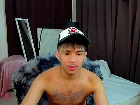 Snapshot of hardwildcock chatting on October 19, 4:40 pm hardwildcock online show from October 19, 4:40 pm