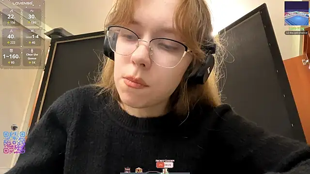 Snapshot of JuneCooper chatting on October 18, 1:56 pm JuneCooper online show from October 18, 1:56 pm