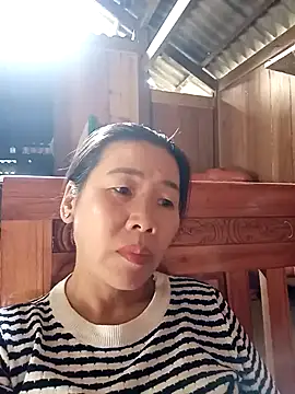 Snapshot of tabby-cat11 chatting on October 22, 3:29 am tabby-cat11 online show from October 22, 3:29 am