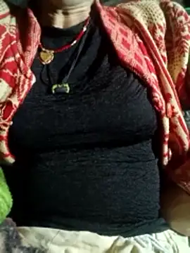 Snapshot of M-MAYA chatting on November 28, 5:15 pm M-MAYA online show from November 28, 5:15 pm