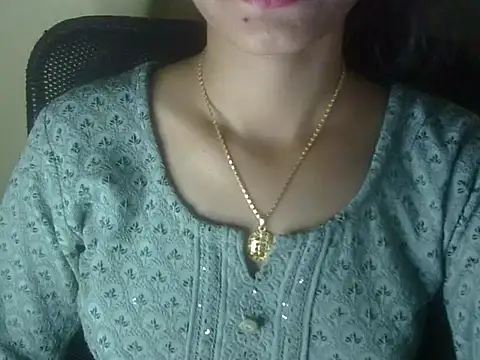 Snapshot of Shezi_N chatting on May 11, 3:18 pm Shezi N online show from May 11, 3:18 pm