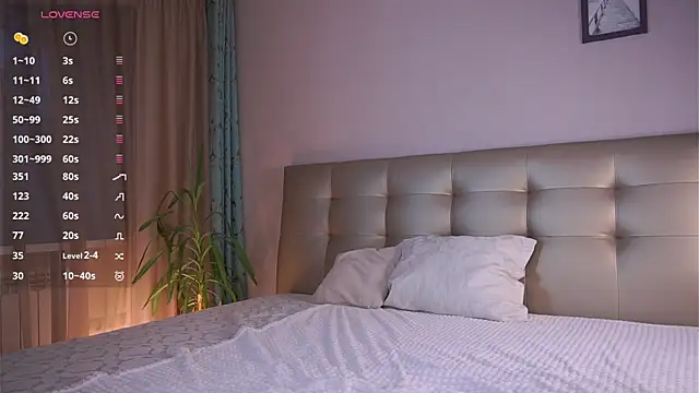 Snapshot of MayaHjelm chatting on November 10, 4:55 am MayaHjelm online show from November 10, 4:55 am