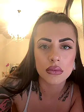 Barbie 1312 online show from November 11, 3:12 pm