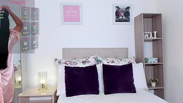 mia canoo online show from November 11, 4:40 pm