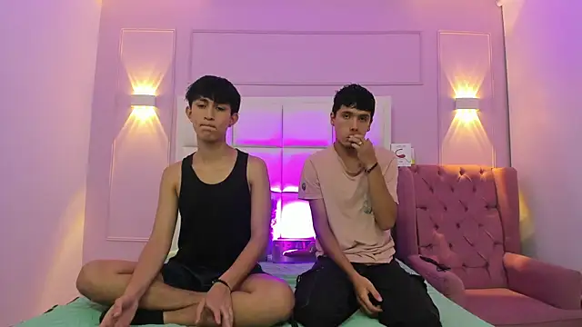 Snapshot of hoot_booys_ chatting on October 30, 11:16 pm hoot booys online show from October 30, 11:16 pm