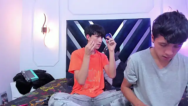 Snapshot of hoot_booys_ chatting on November 17, 7:52 pm hoot booys online show from November 17, 7:52 pm