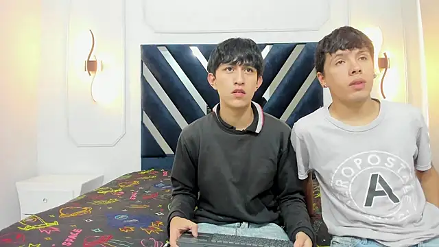 Snapshot of hoot_booys_ chatting on November 20, 7:57 pm hoot booys online show from November 20, 7:57 pm