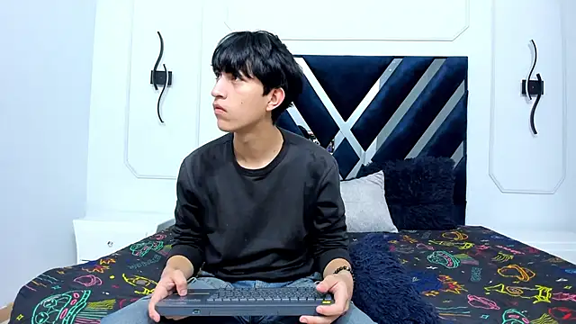 Snapshot of hoot_booys_ chatting on November 29, 8:01 pm hoot booys online show from November 29, 8:01 pm