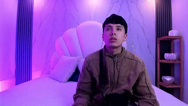 hoot booys  online show from January 9, 3:31 am