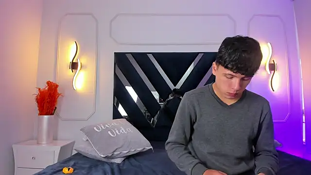 hoot booys  online show from February 26, 8:19 pm