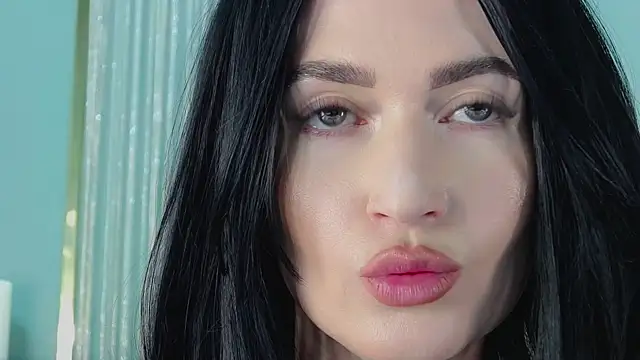 Snapshot of JaneWalch chatting on April 9, 10:31 am JaneWalch online show from April 9, 10:31 am