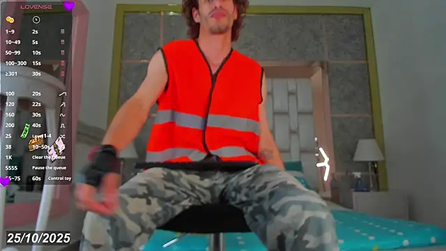 elias sn0w online show from October 25, 8:14 pm